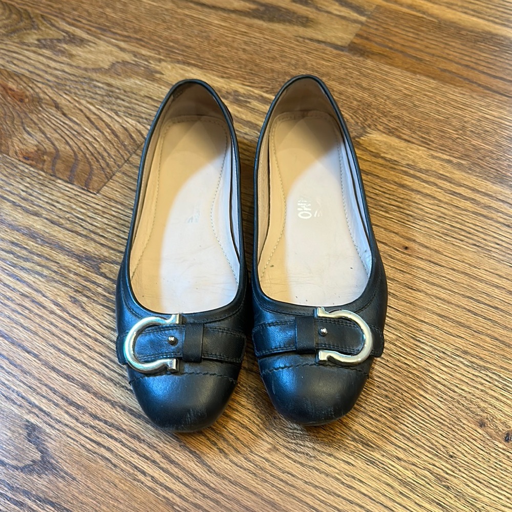 EUC Salvatore Ferragamo Calandria Black Flats; 7.5